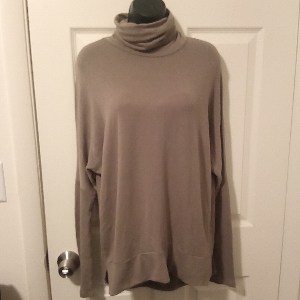 Madison and Berkeley oversized top